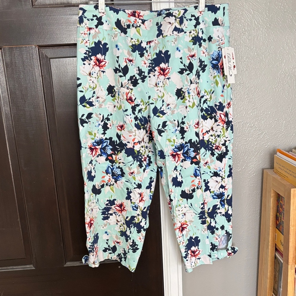 The Pioneer Woman Mint and Blue Floral Garment